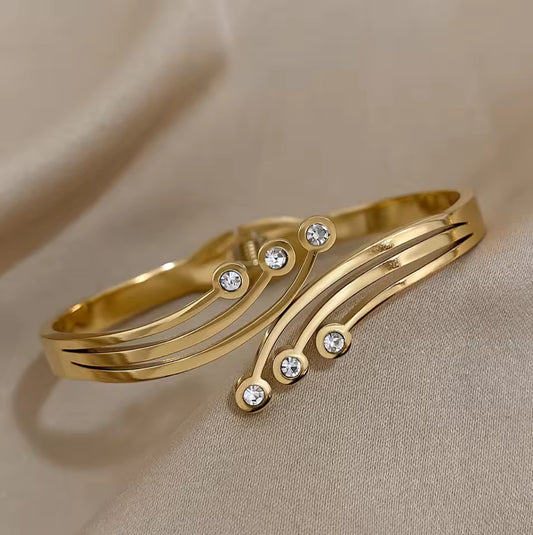 Elegant Gold Stainless Steel Zircon Bangle Bracelet – Luxury Sparkling Women’s Bracelet.