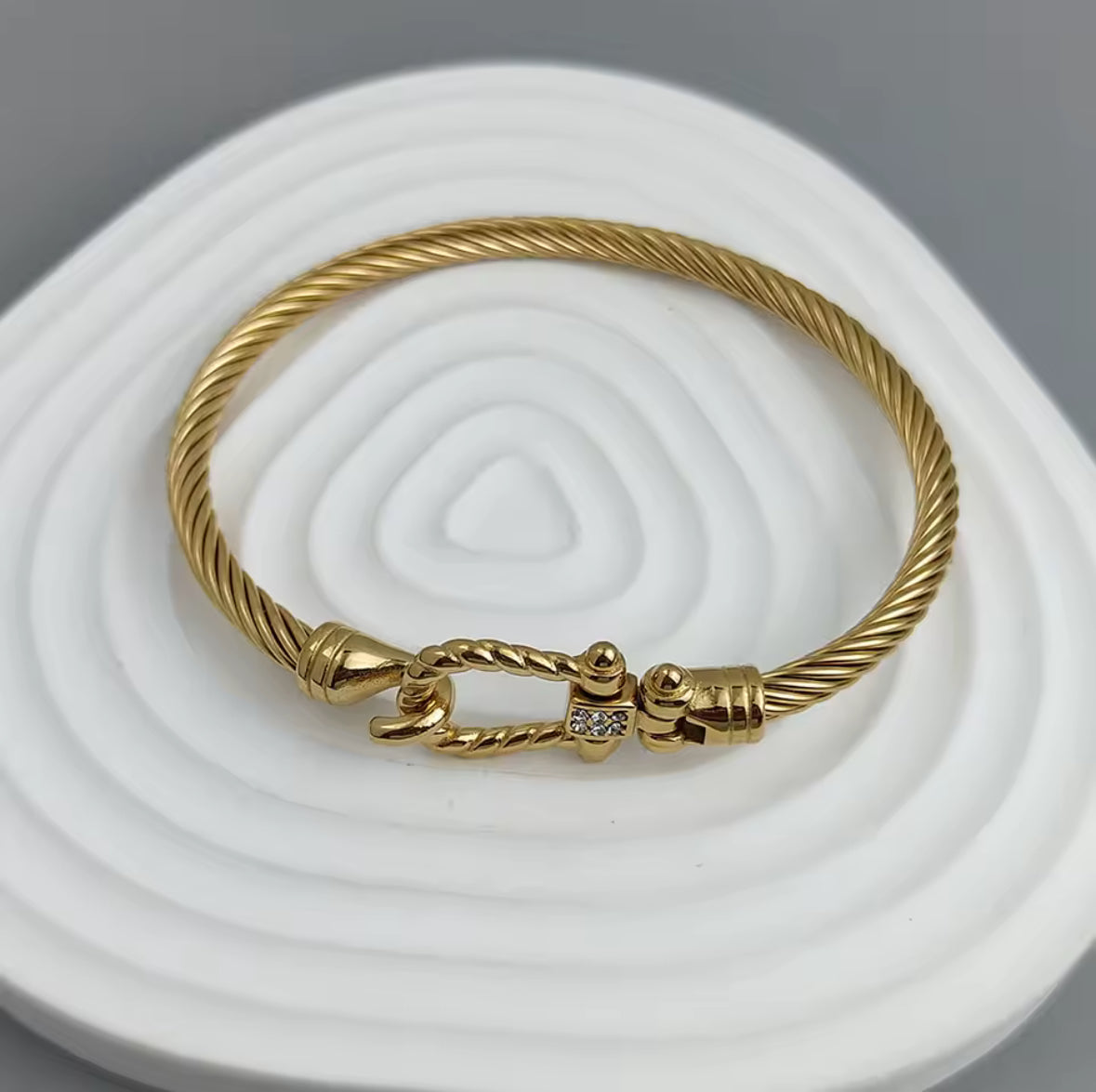 Gold Stainless Steel Wire Horseshoe Lock Bracelet – Designer-Inspired Button Clasp Bangle for Women.
