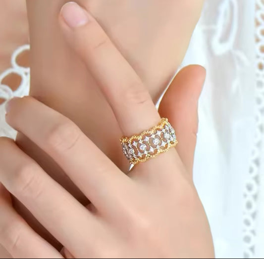 Gorgeous Aesthetic Hollow Out Pattern Ring – Elegant Cutout Statement Band for Women.