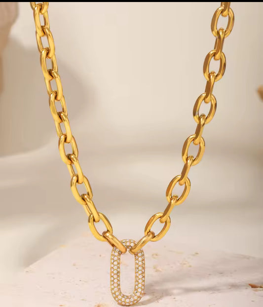 Gold Stainless Steel Necklace with Circle Zircon Pendant – Elegant Sparkling Pendant for Women.