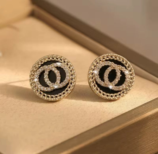 Luxury Designer-Inspired Crystal Double Circle Stud Earrings for Women – Elegant Round Statement Earrings.