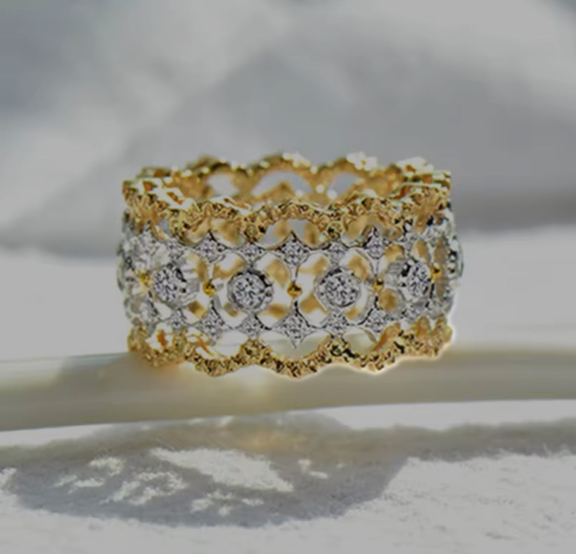 Gorgeous Aesthetic Hollow Out Pattern Ring – Elegant Cutout Statement Band for Women