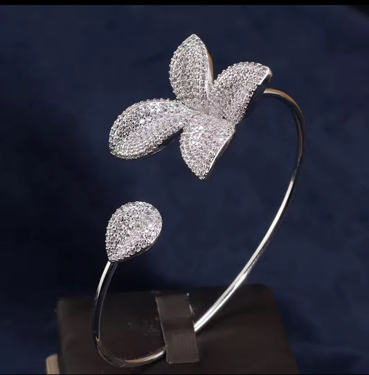 Micro Paved Leave Cubic Zircon Leaf Cuff Bracelet