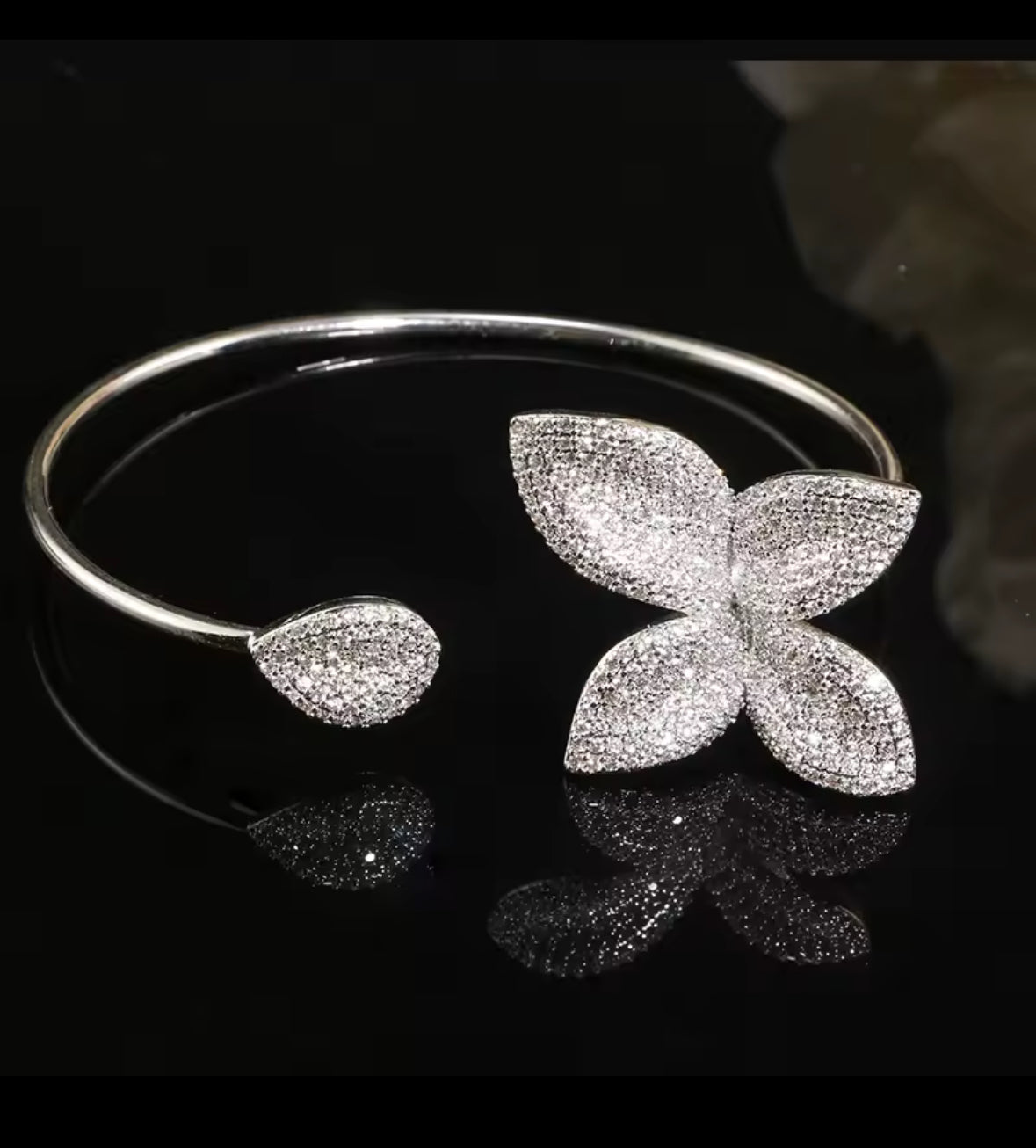 Micro Paved Leave Cubic Zircon Leaf Cuff Bracelet